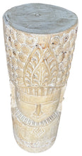 Buddha pillar statue