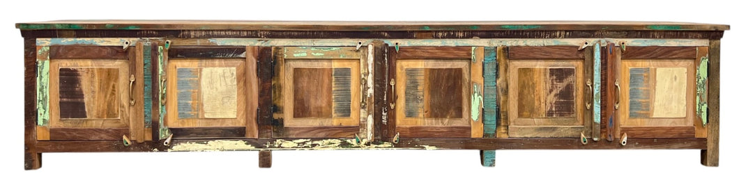 Giant entertainment unit