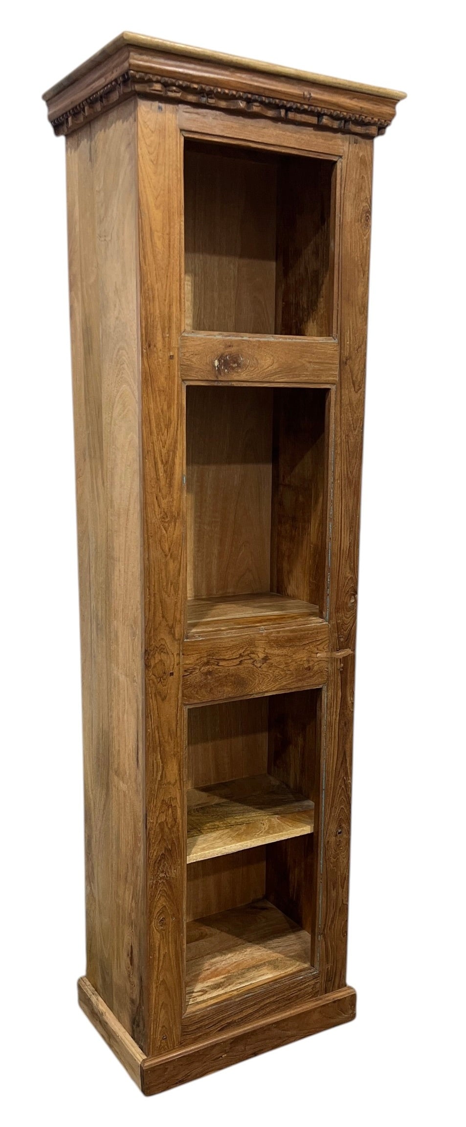 Narrow bookshelf