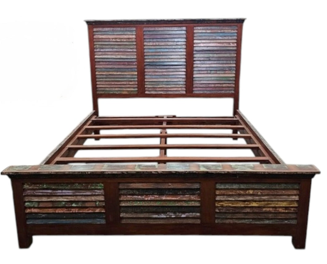 Reclaimed timber bed