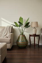 Metal decor pot